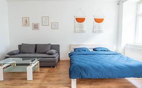 Světlý Apartmán v centru pro 4 by AP